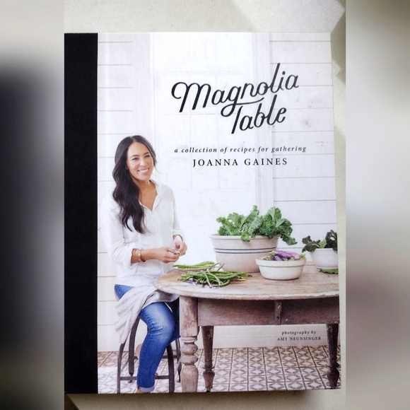 Magnolia Table- Joanna Gaines Cookbook - Picture 1 of 3